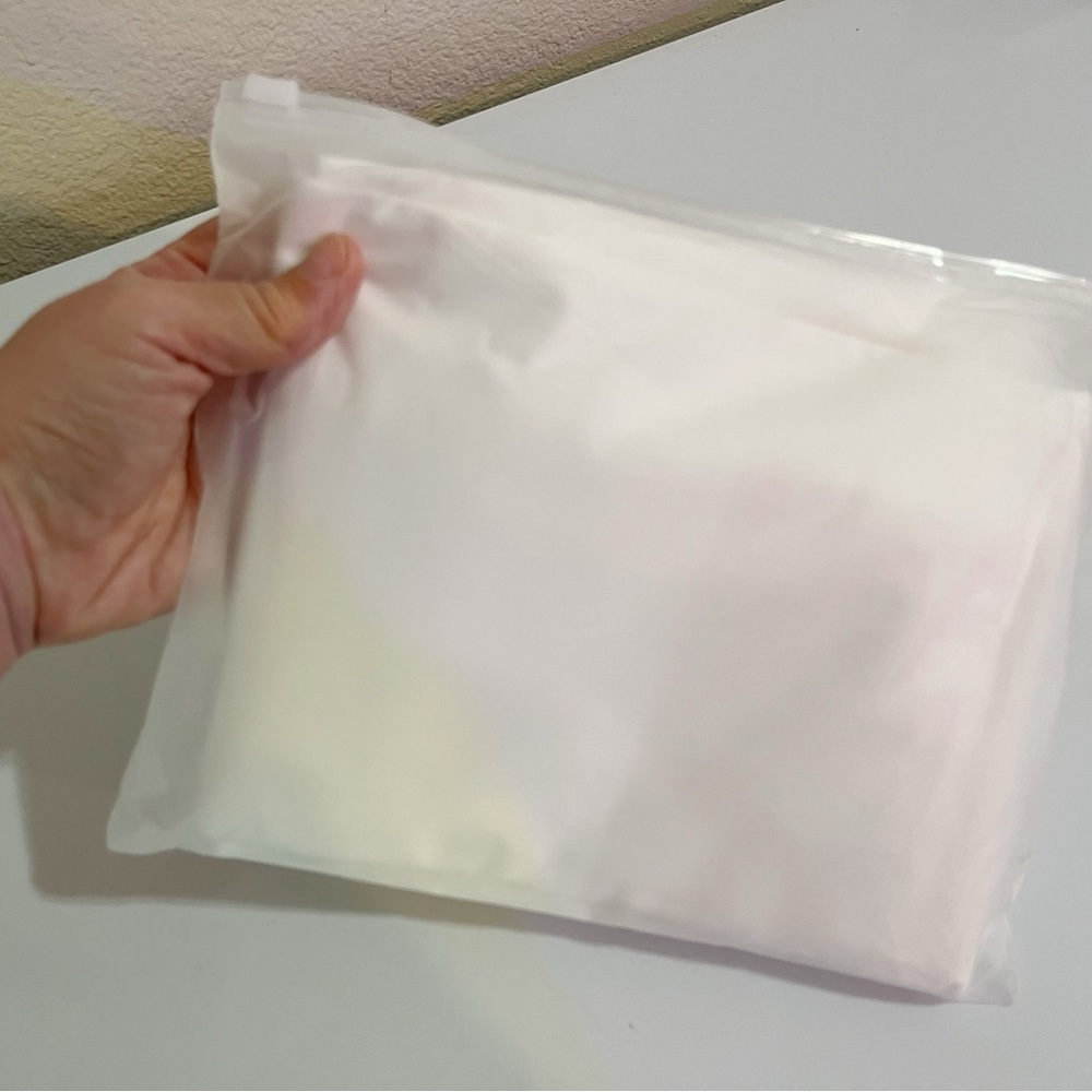 White Extra Large Pillowcases - 2 Piece - 22 x 32 Inches - Picture 4 of 4